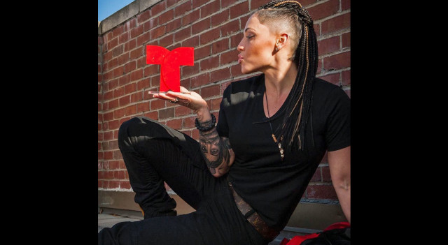 Jennifer Salinas, reportera de redes sociales de Exatlón